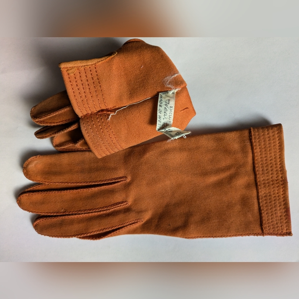 Brown Suede Children's gloves, Fine, West Germany size 6 1/2